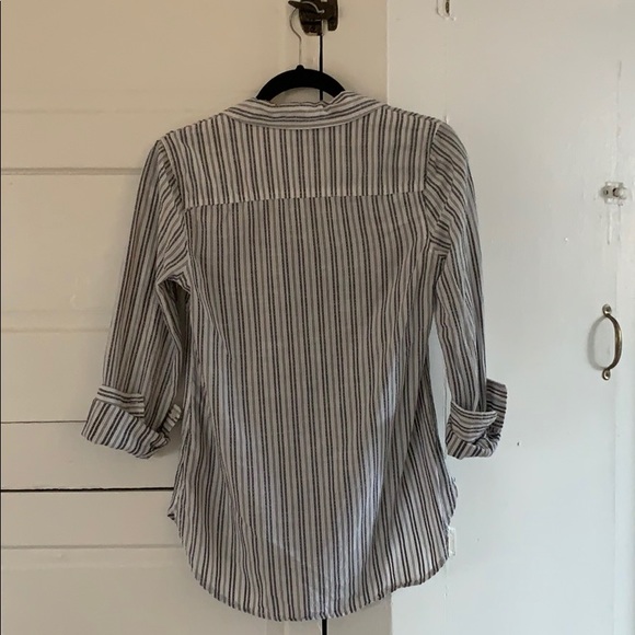 Button down top - Picture 2 of 4